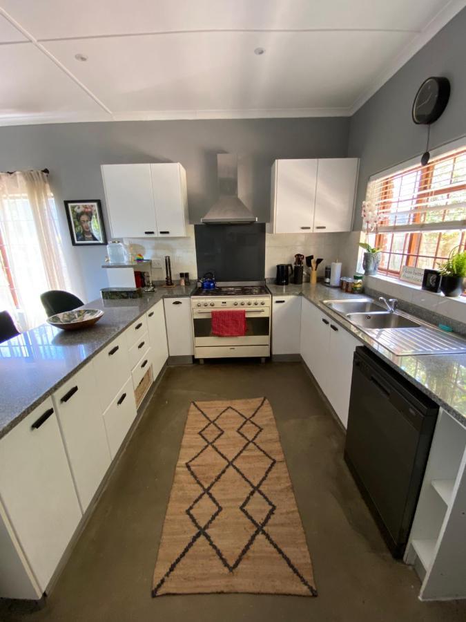 Cosy And Unique Family Retreat In Hout Bay Villa Cape Town Exterior photo