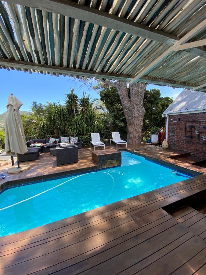 Cosy And Unique Family Retreat In Hout Bay Villa Cape Town Exterior photo